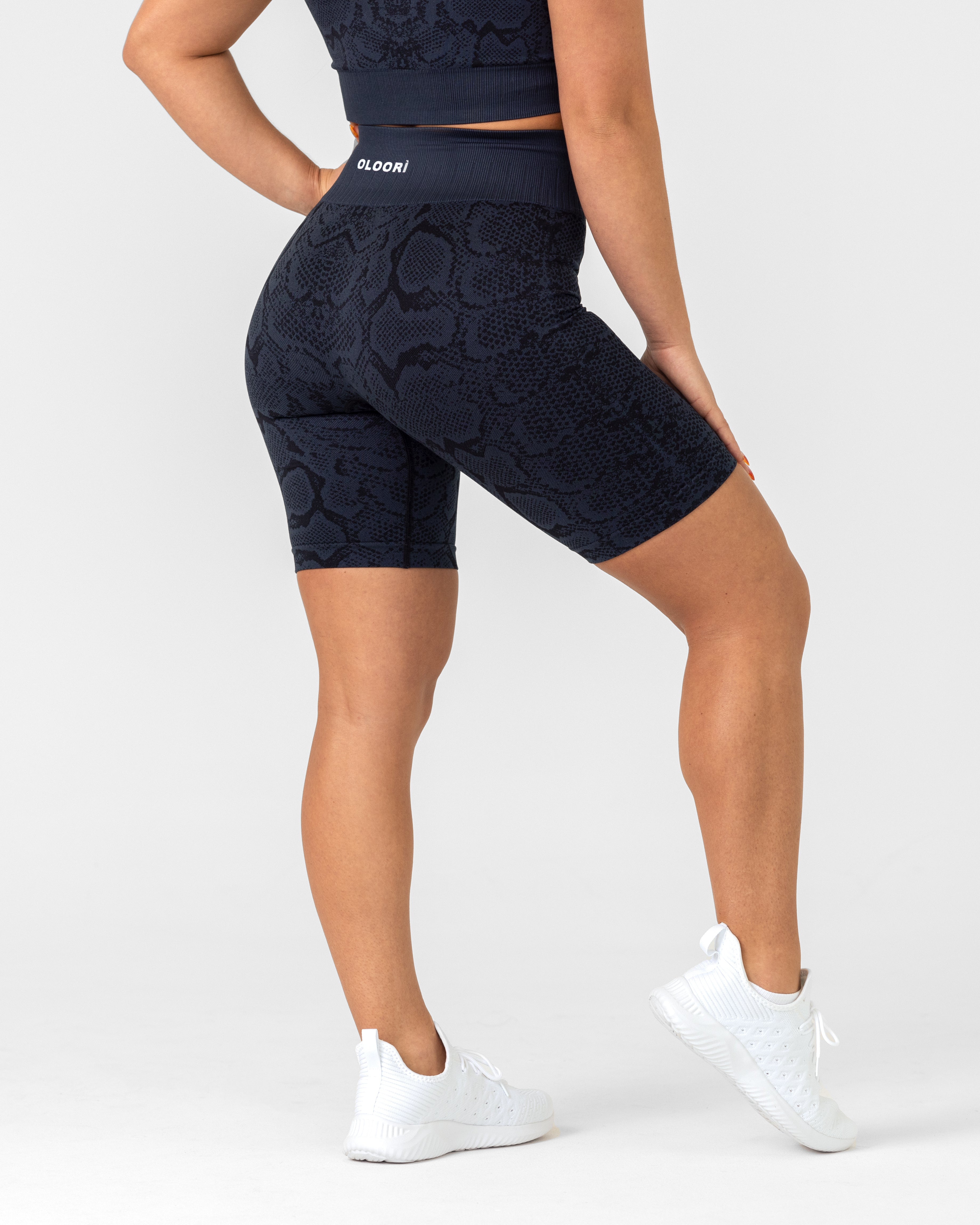 Elevate Seamless Scrunch Bum Shorts - Azure  High-Waist Workout Shorts –  OLOORÌ ATHLETICS